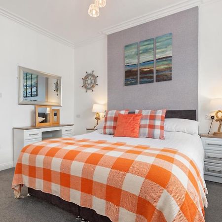 Coach Guest House Tenby Exterior foto