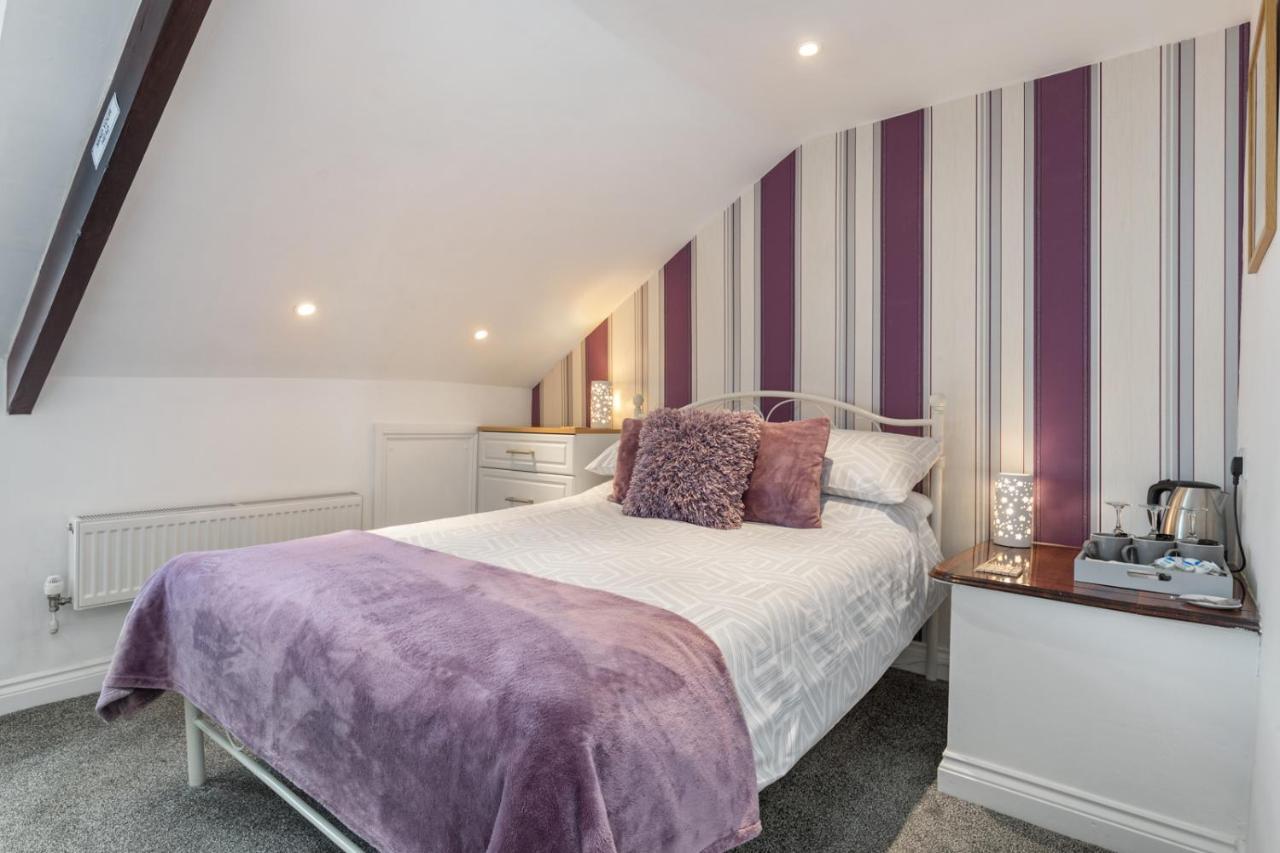 Coach Guest House Tenby Exterior foto