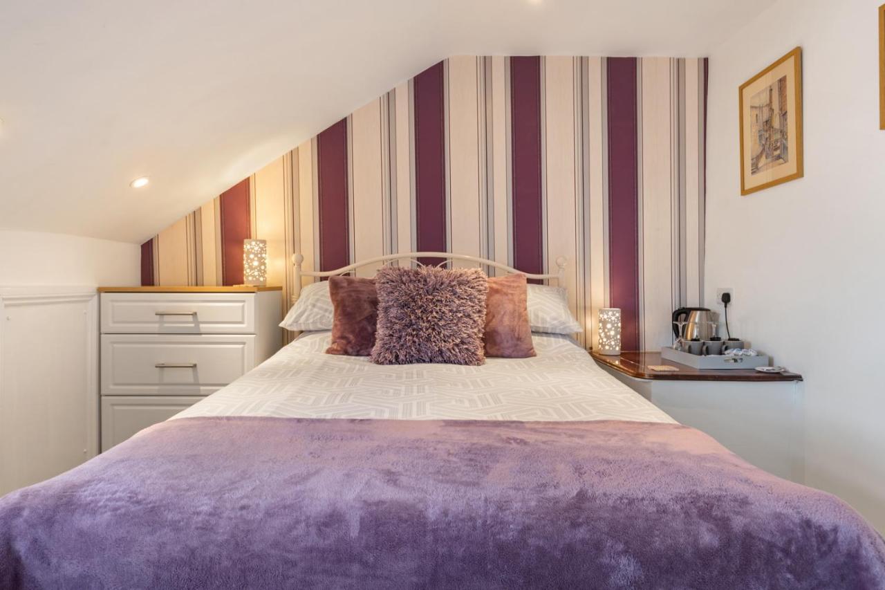 Coach Guest House Tenby Exterior foto