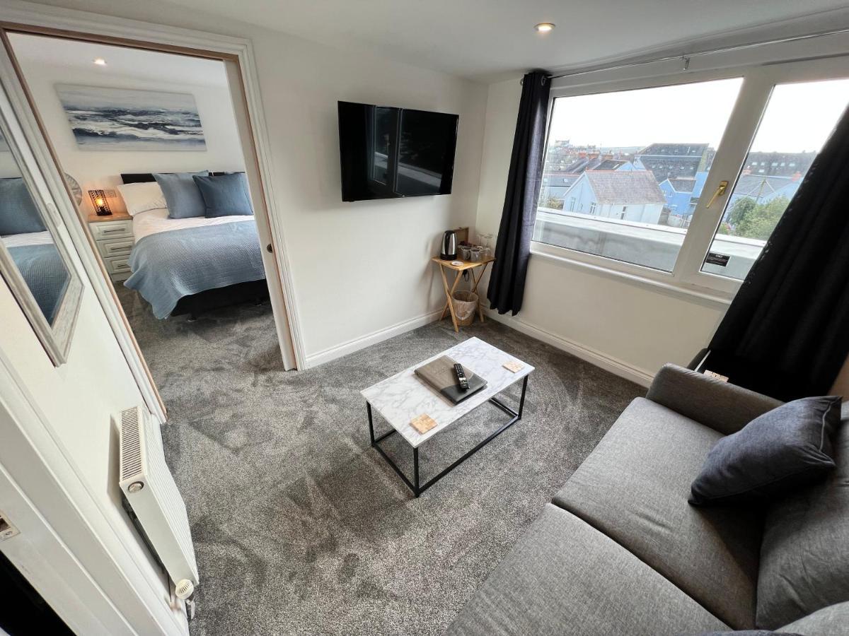 Coach Guest House Tenby Exterior foto
