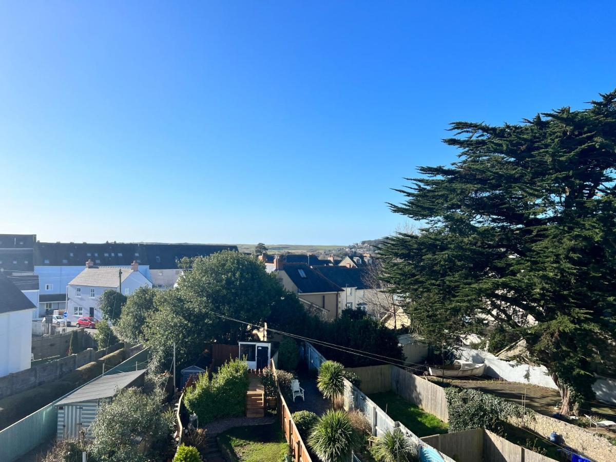 Coach Guest House Tenby Exterior foto