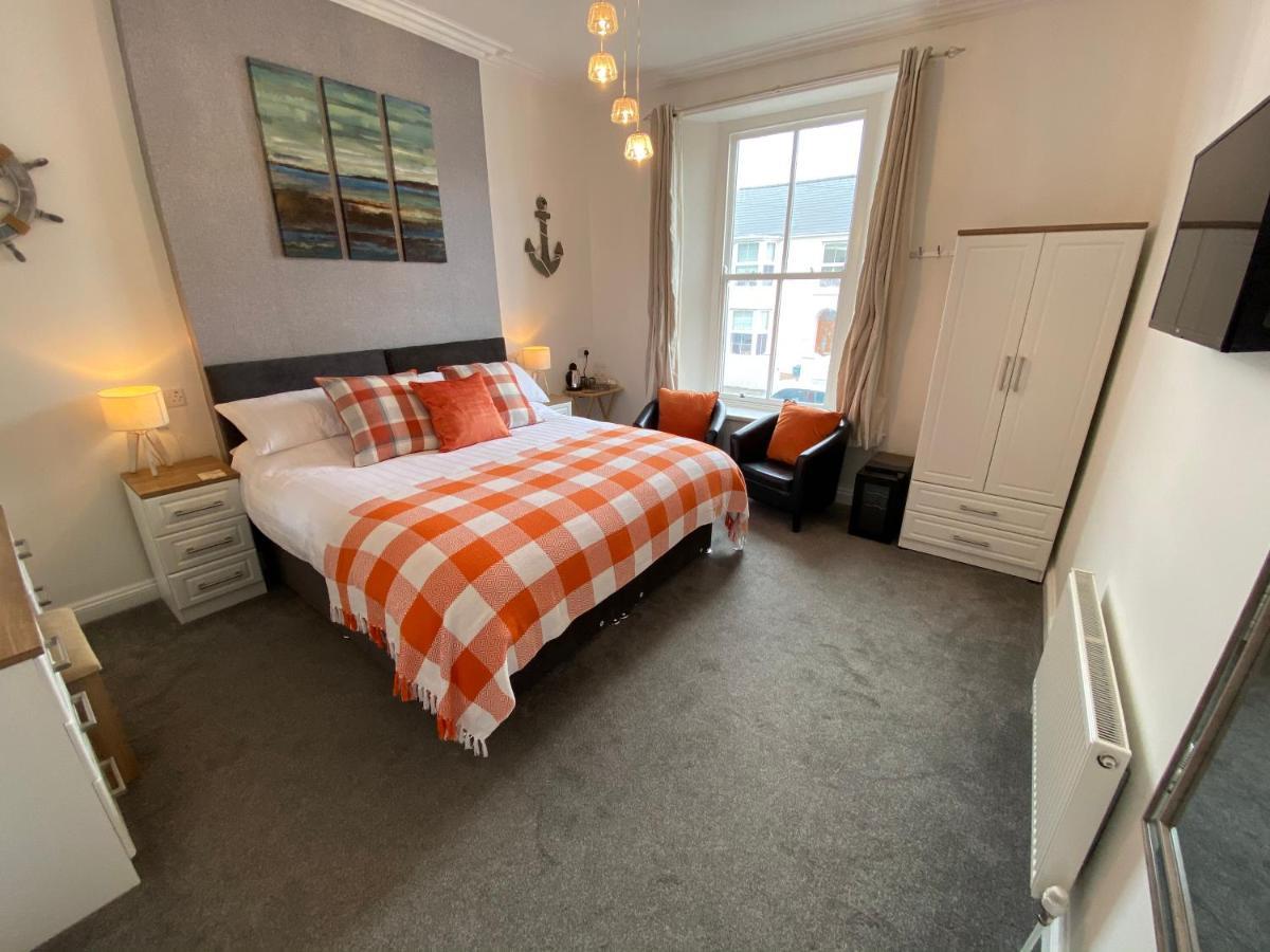 Coach Guest House Tenby Exterior foto