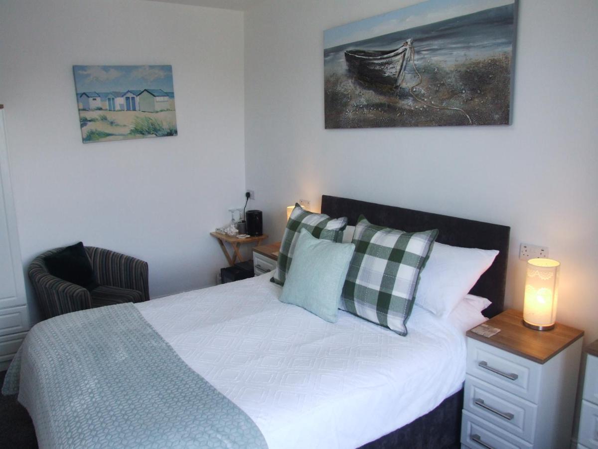 Coach Guest House Tenby Exterior foto