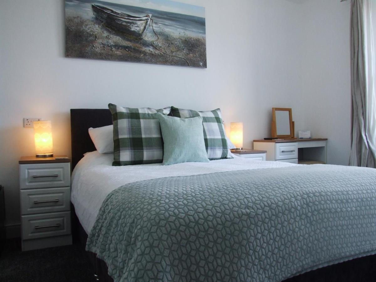 Coach Guest House Tenby Exterior foto